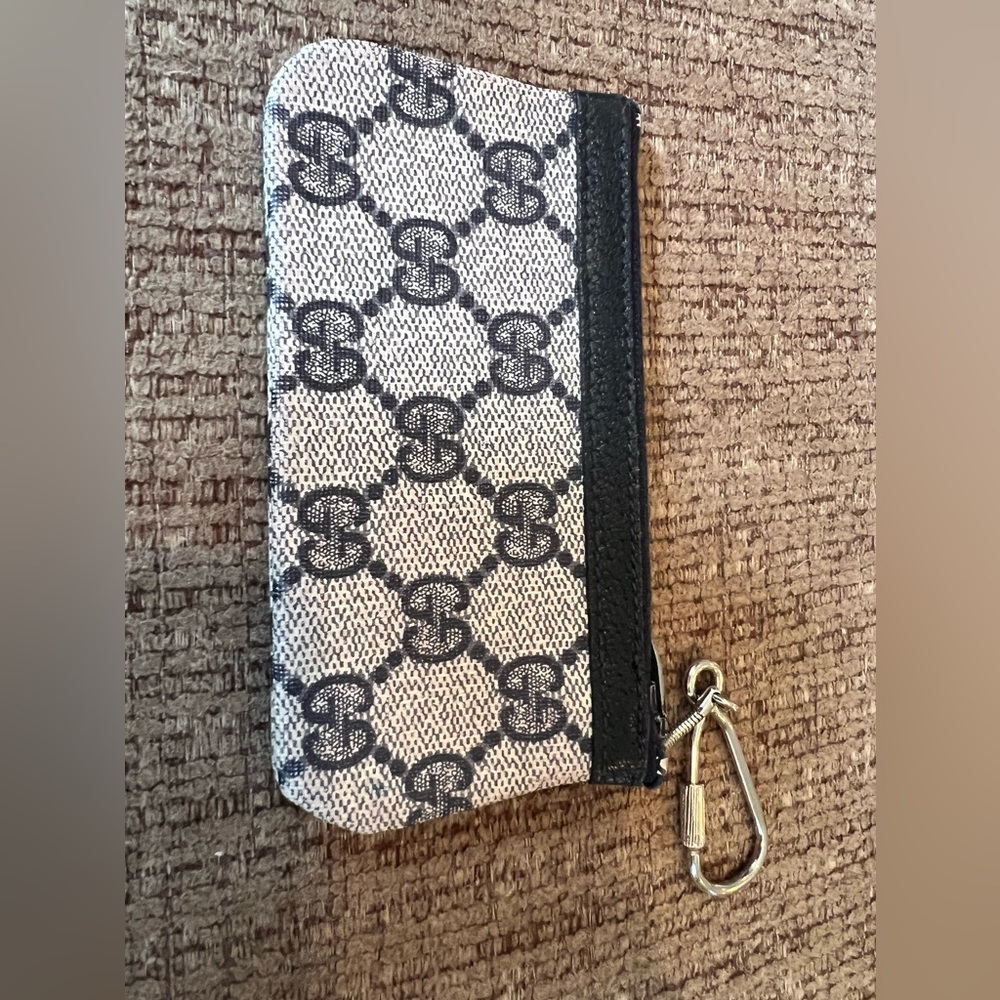 AUTHENTIC GUCCI KEY CHAIN HOLDER BAG